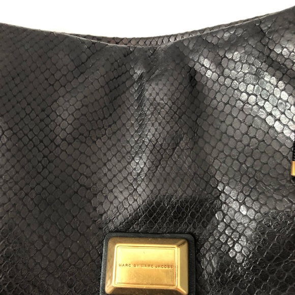 Marc Jacobs black shoulder purse. - Picture 2 of 4